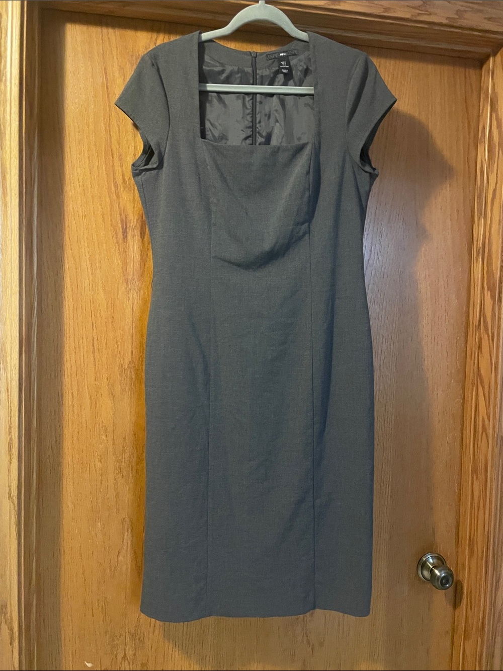 H&M Gray Square-Neck Cap Sleeve Midi Dress L83